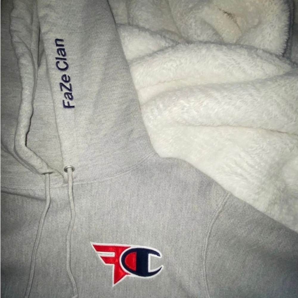 FaZe Clan Champion Cropped Hoodie
